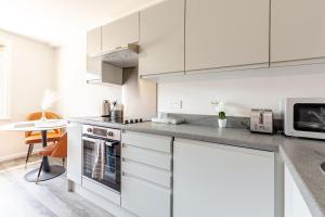 Large 2-Bedroom Apartment, Liverpool City Centre - Sleeps up to 10