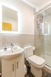 Large 2-Bedroom Apartment, Liverpool City Centre - Sleeps up to 10