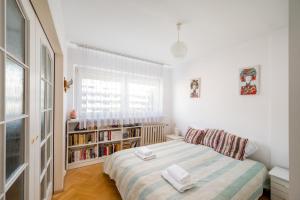 Ogrodowa City Comfort Apartment by Bookinghost