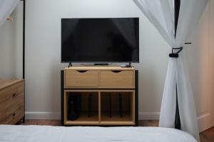 Cozy Hideaway Your Urban Escape