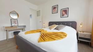 Le Miel dOpale - Ferry, Shuttle and Beach