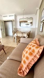 New ! beachfront apartment, swimming pool and sports facilities