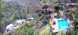 Cabaña Familiar Rio Piscina Descanso Naturaleza 2habitaciones 5 personas