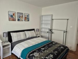 Beautiful home with 3 beds in 3 seperate rooms in Durham free parking