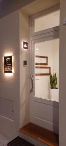 Emmas Downtown - Eco Design Rooms