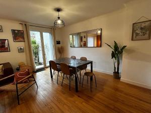 Maisons de vacances La Dragonniere Maison AVEC jardin : photos des chambres