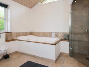 Luxurious Retreat with Spa and Sauna-By Traum