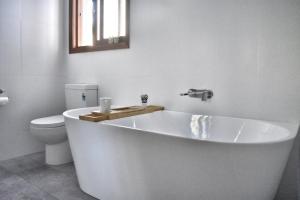 Huge Hidden Hinterland Estate