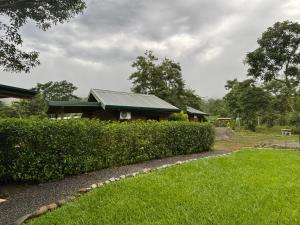 Cabaña Jacaranda #2, junto al río, San Isidro, Pérez Zeledón