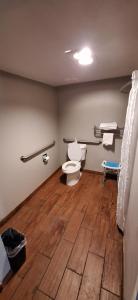 King Room - Disability Access room in Motel 6 Knoxville Tn - East