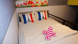 Cozy Loft Bed Mini Studio Golf View