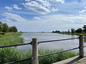 Semi-Detached House 210m from Beach