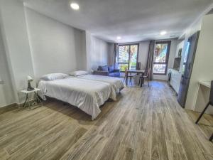 Apartment by Playa de Las Canteras Beach