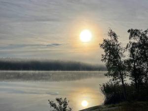 Lakeside Cabin Retreat in Sollentuna