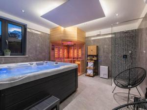 Villa in upani i with swimming pool