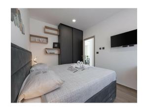 Villa in upani i with swimming pool