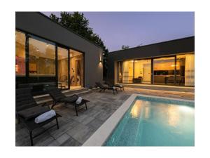 Alison Deluxe Junior