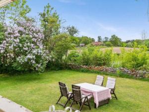House with Guest Loft and Garden