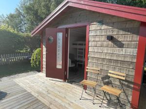 Guesthouse Near Skummelsov Beach