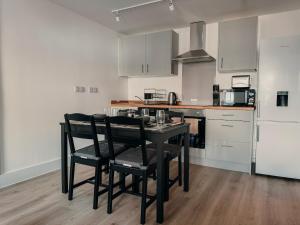 Modern Stay - Walk to Everything 2