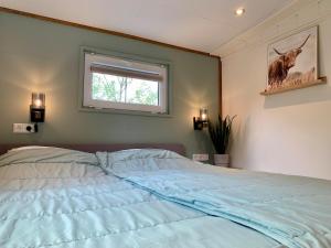 Chalet in Sint Maartenszee near Beach