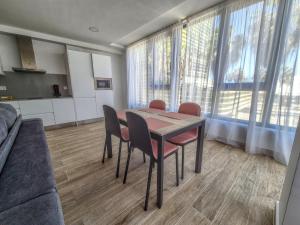 Apartment in Las Palmas by Playa de Las Canteras