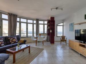 Beachfront Home in Las Palmas by Playa Canteras