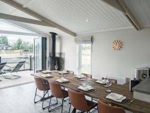 The Riverside Lodge - Ukc4058