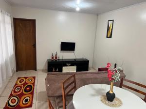 Casa aconchegante fácil acesso Br 277 e Aeroporto - 02