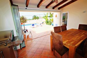 El Chamizo - modern villa with large private pool in Benissa