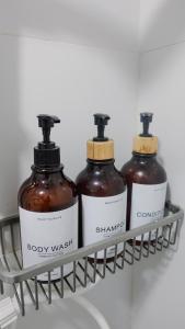 Group Stay for 6 with 3 Bunk Beds, Kitchen, Wi-Fi & Netflix, Near MRT Boni