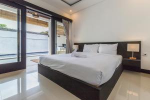 Cozy 2 BR with private pool in Padonan