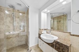 Zanzibar 404, Sensational 2 Bedroom Oceanview Apartment