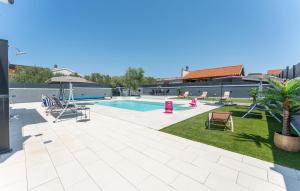 Amazing Home In Biograd