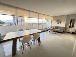 CH1204-Apartamento con linda vista en sector fundadores