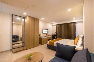 Limewood Signature - Golf Course Extension Road