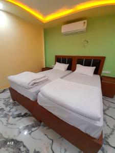 Hotel The Prince Near Gautam Buddha Temple - Wifi and Parking Facilities