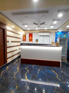 Hotel The Prince Near Mahabodhi Temple - Wifi and Parking Facilities