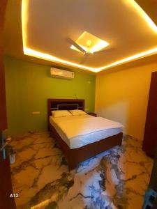 Hotel The Prince Near Mahabodhi Temple - Wifi and Parking Facilities