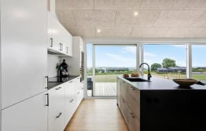 Gorgeous Home In Faaborg With Wifi