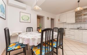 1 Bedroom Nice Apartment In Pakostane 