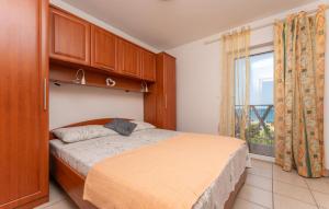 1 Bedroom Nice Apartment In Pakostane 