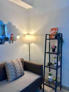 Stylish 1BR Condo at Shore Netflix & Chill-Pool View