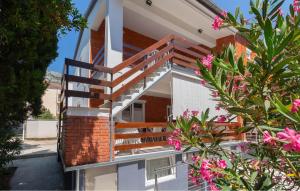 1 Bedroom Cozy Apartment In Starigrad