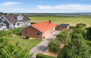 3 Bedroom Cozy Home In Tarm