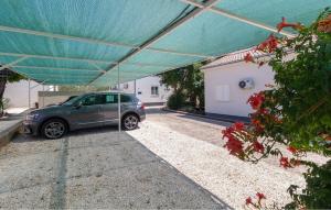 2 Bedroom Lovely Apartment In Starigrad