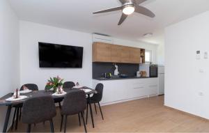 2 Bedroom Lovely Apartment In Starigrad 