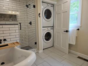 Stay a While in Niantic, Comfort by the Coast