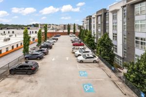Reynoldstown Lux 2BR, Rooftop Deck, Near Beltline & Downtown, Free Parking