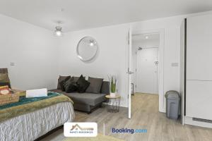 Modern Hemel Hempstead Studio with Parking